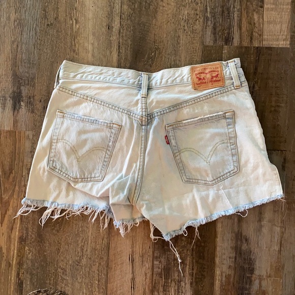 High waisted Levi shorts - Picture 1 of 7